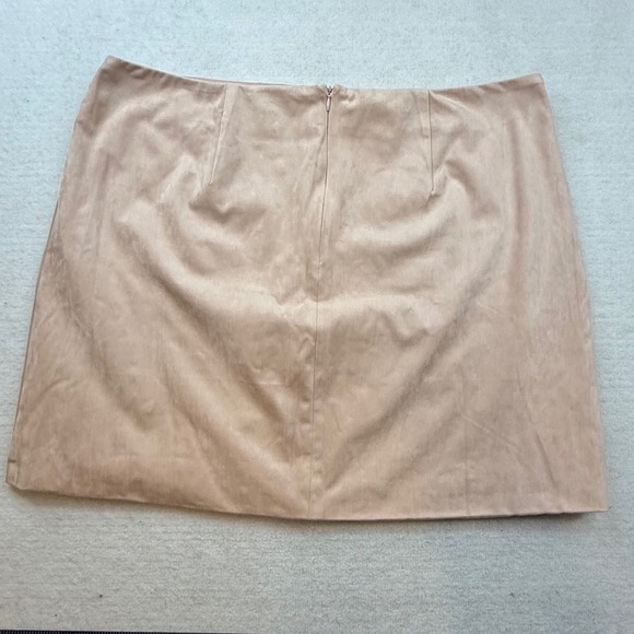Forever 21‎ Plus Blush Pink Studded Suede Mini Skirt 3X holiday party Barbiecore - Picture 10 of 10